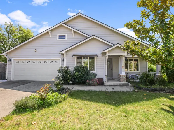 120 Nadine Ln, Central Point, OR 97502
