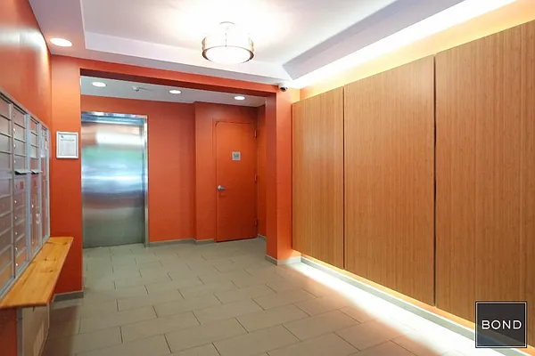 Sold by Bond New York | media 20