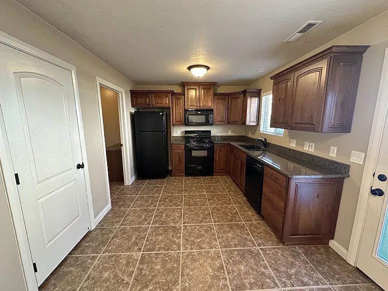 340 W 1425 N #103 — Photo 10