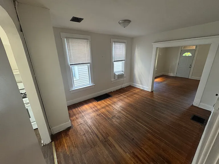 65 W Blake Ave — Photo 4