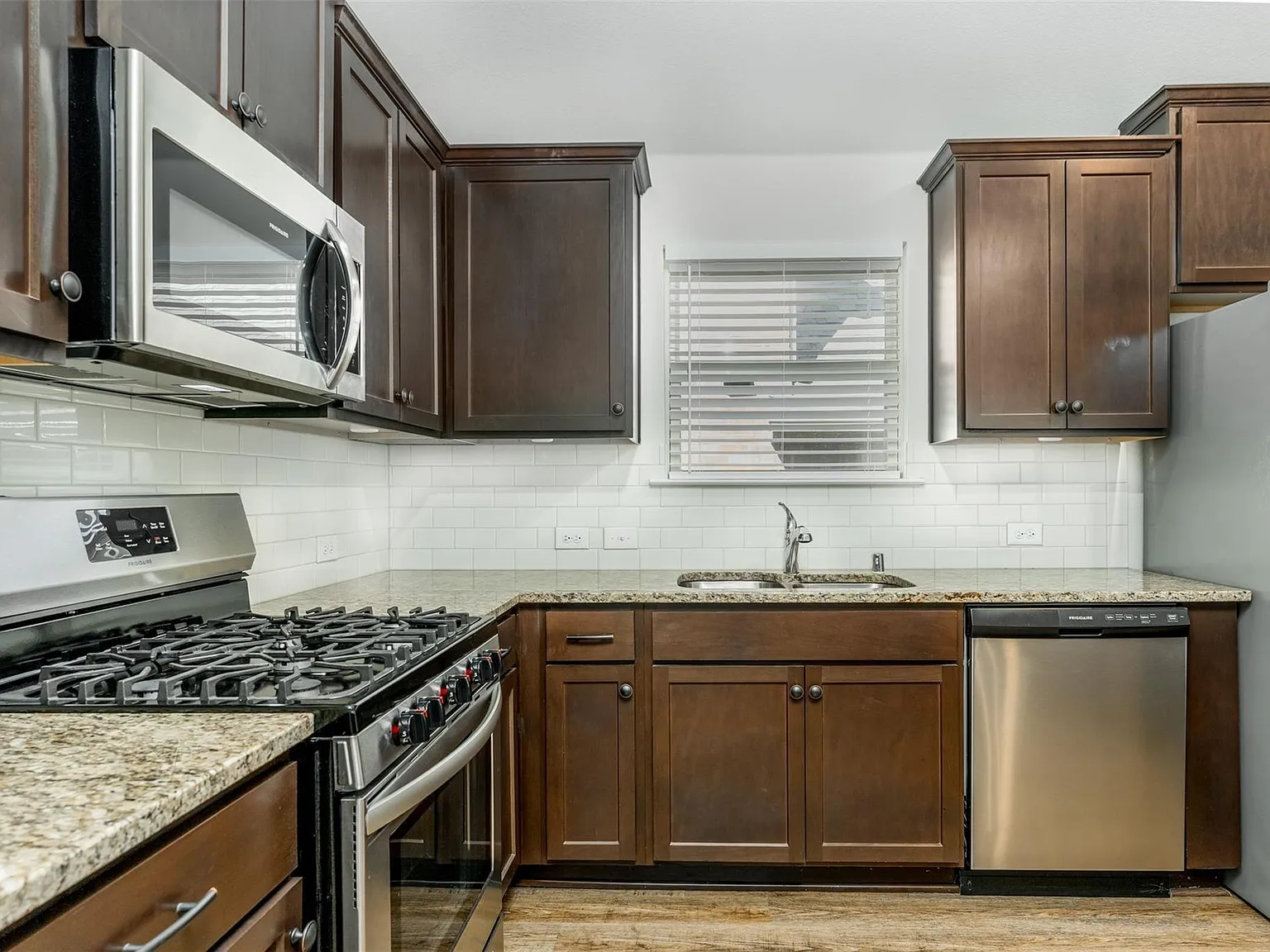 3 bed, 2069 sqft, $2,490 — Photo 4