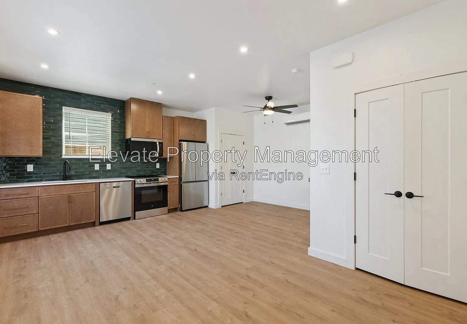 Studio, 1.0 bath, 424 sqft, $1,195 — Photo 2