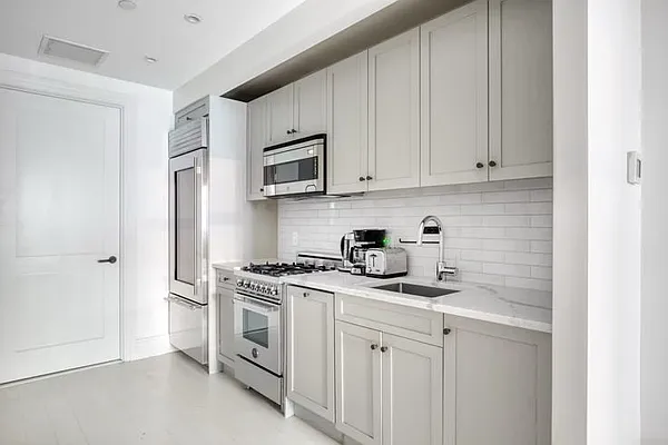 Rented by Voro New York | media 25