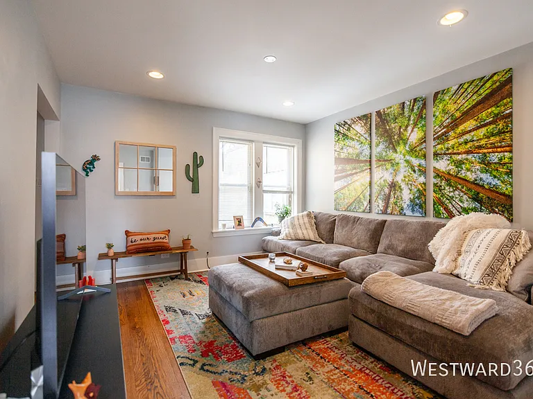 4110 N Richmond St #2R — Photo 1