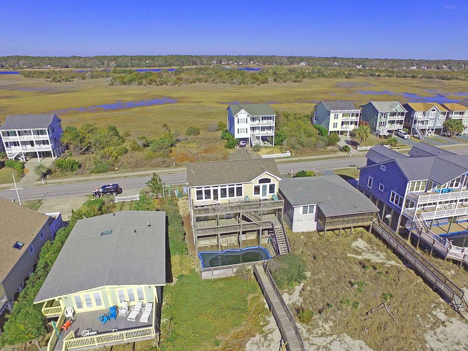 2nd image of 703 Ocean Blvd W