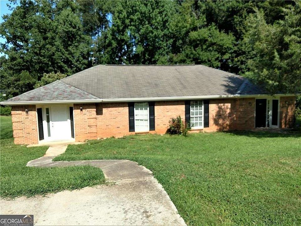 1st image of 295 Forest Pl