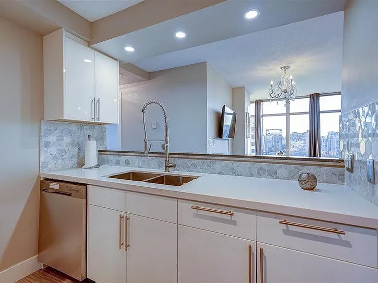 1200 Alberni St #1701 — Photo 5