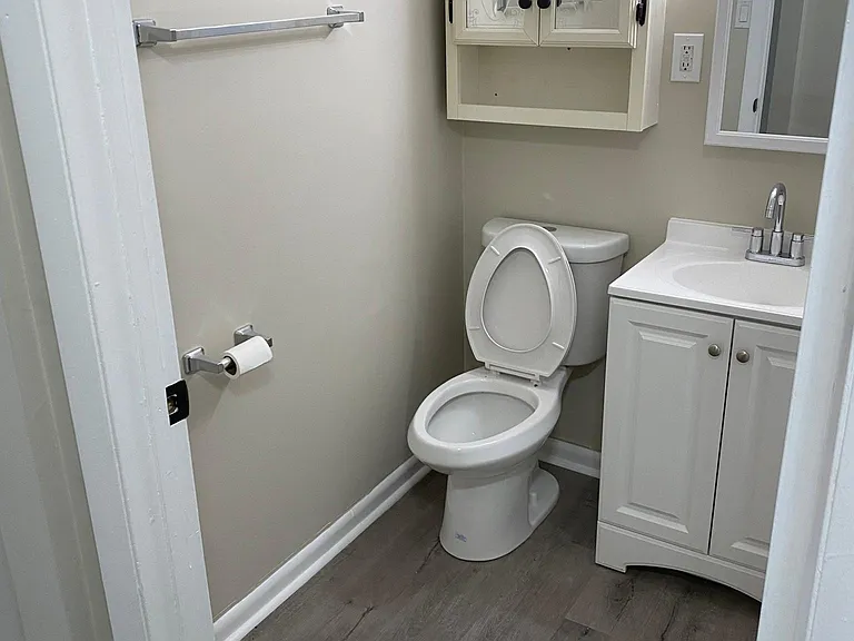 315 Holmes Rd #1A — Photo 4