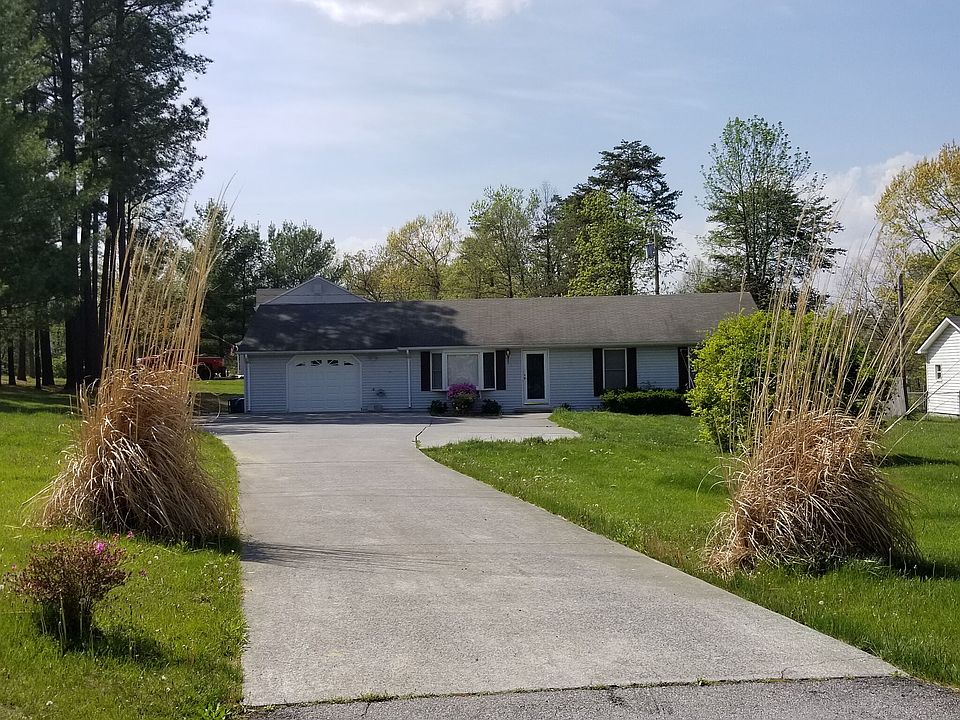 2nd image of 1415 Cedar Dr
