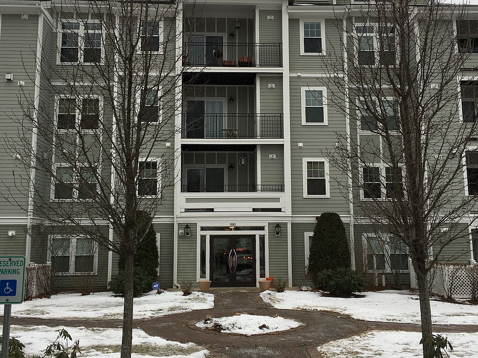 1st image of 990 Vfw Pkwy APT 401