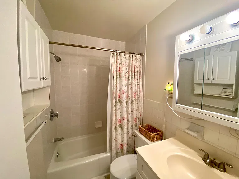 10636 Montrose Ave #203 — Photo 16