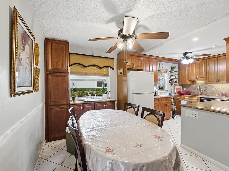 52 Saxony Cir #52-B — Photo 11