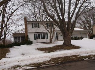 2305 Cavell Ave N, Golden Valley, MN 55427