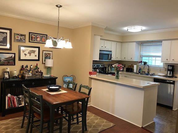 3rd image of 2817 Hazelwood Dr