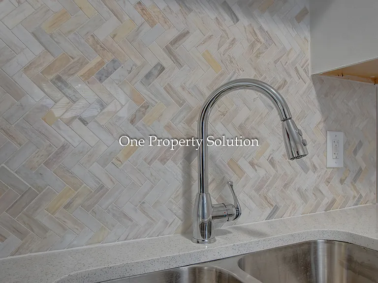 614 N Calumet Ave — Photo 11
