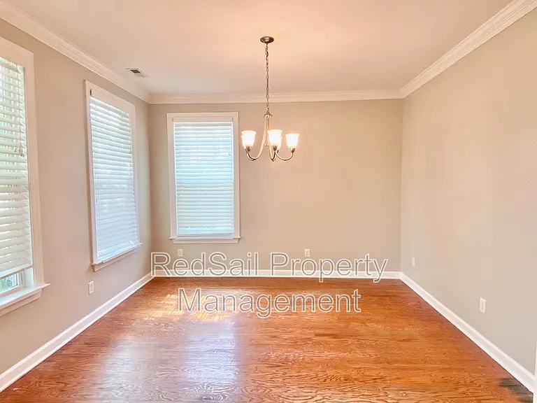 2225 Tuliptree Cir — Photo 5