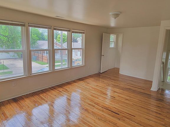 2nd image of 834 Park Ave