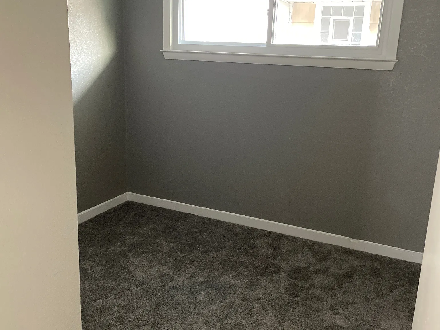 3 bed, 900 sqft, $1,150 — Photo 2