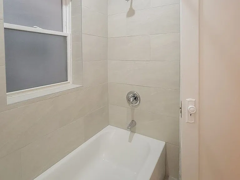 4500- 4506 N. Ashland / 1606-14 W. Sunnyside — Photo 16