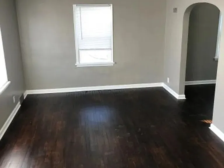 3520 Fontenelle Blvd — Photo 2