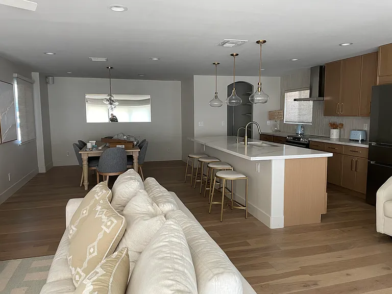 8601 E Berridge Ln — Photo 6