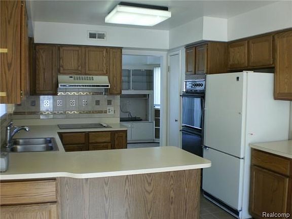 5th image of 23212 Reynard Dr #1