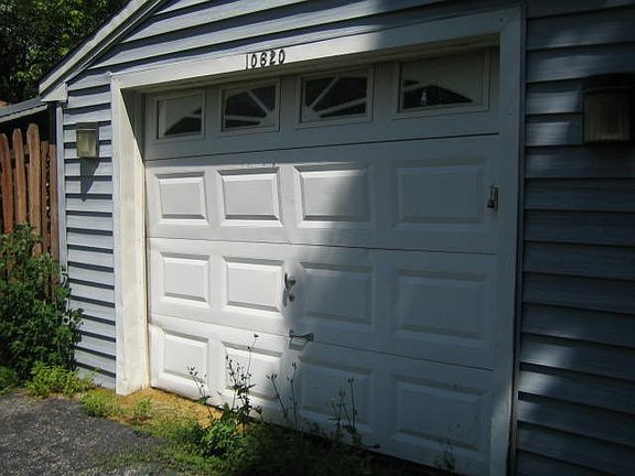 4th image of 10620 Schubert Ave