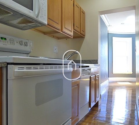 3rd image of 33 Fenwood Rd #2