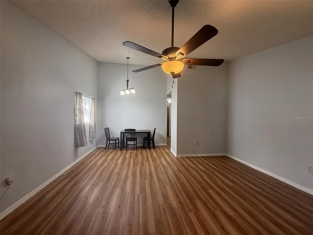 2 bed, 2.0 bath, 1214 sqft, $1,600 — Photo 2