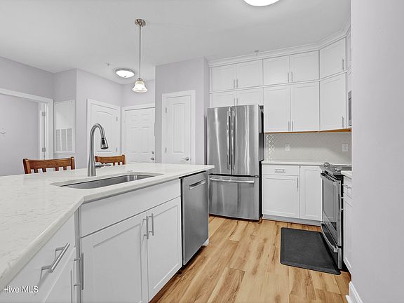 4th image of 300 -332 Gateway Condos Drive #332
