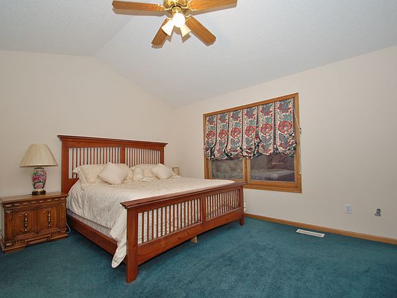 3rd image of 11887 Jenkins St NE