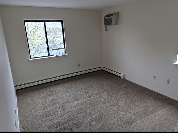 3rd image of 103 Country Club Dr APT A-1