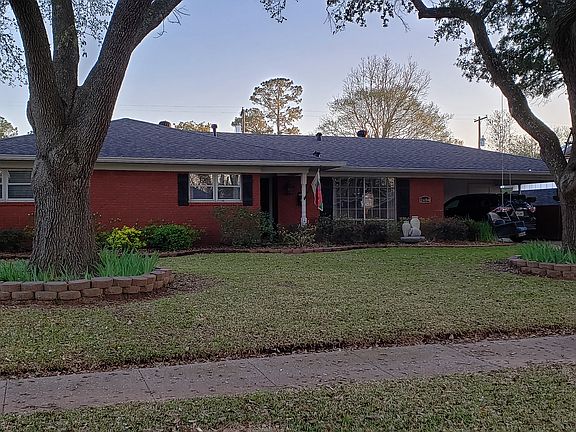 4th image of 2404 Arlington Pl