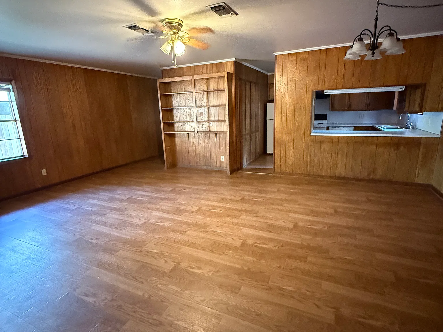 304 Nelson St — Photo 4