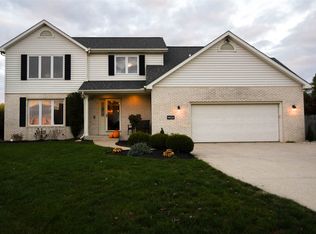 9924 White Hill Ct, Fort Wayne, IN 46804