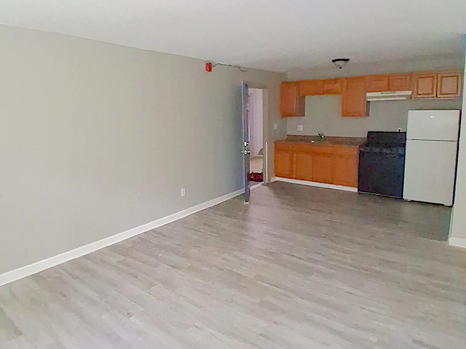 2 bed, 950 sqft, $1,550 — Photo 1