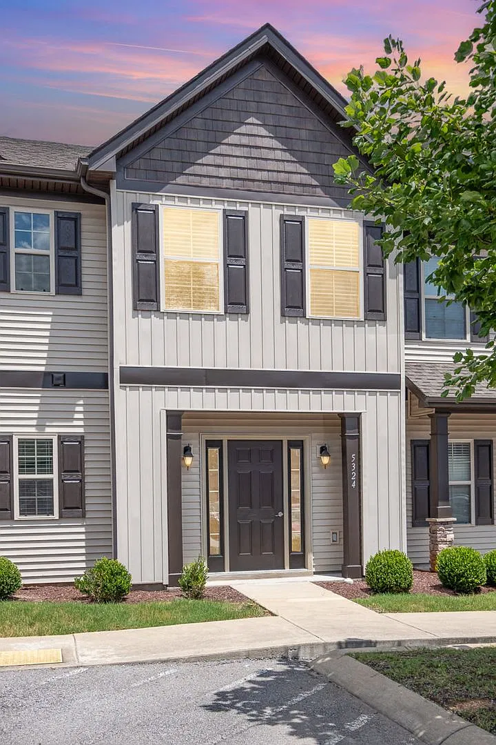 Townhome in The Villas at Cloister — Photo 1