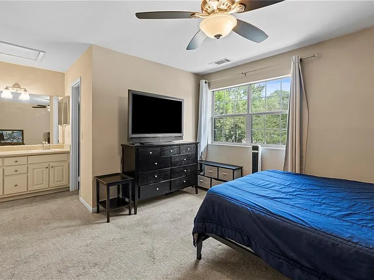 547 Picketts Bend Cir — Photo 18