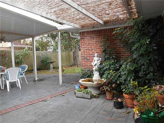 4th image of 344 Briargrove St