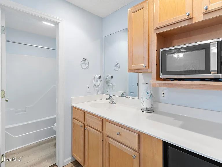 3350 Club Villas Dr #101 — Photo 9