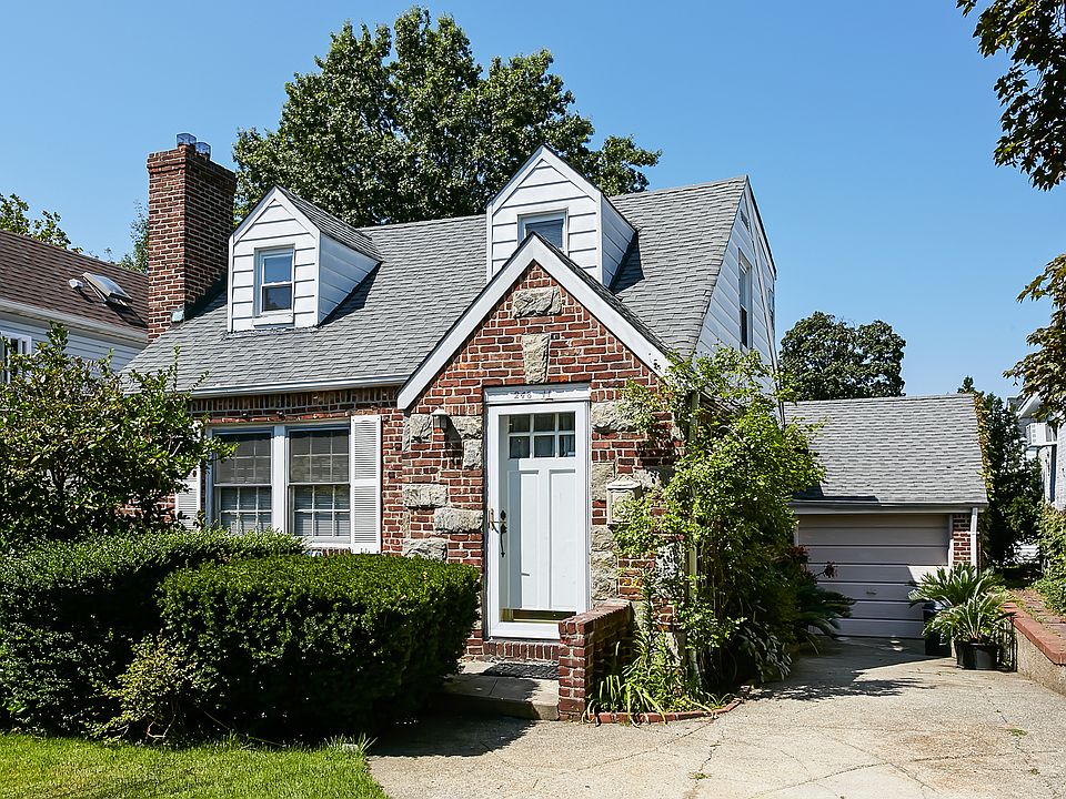 1st image of 24811 Van Zandt Ave