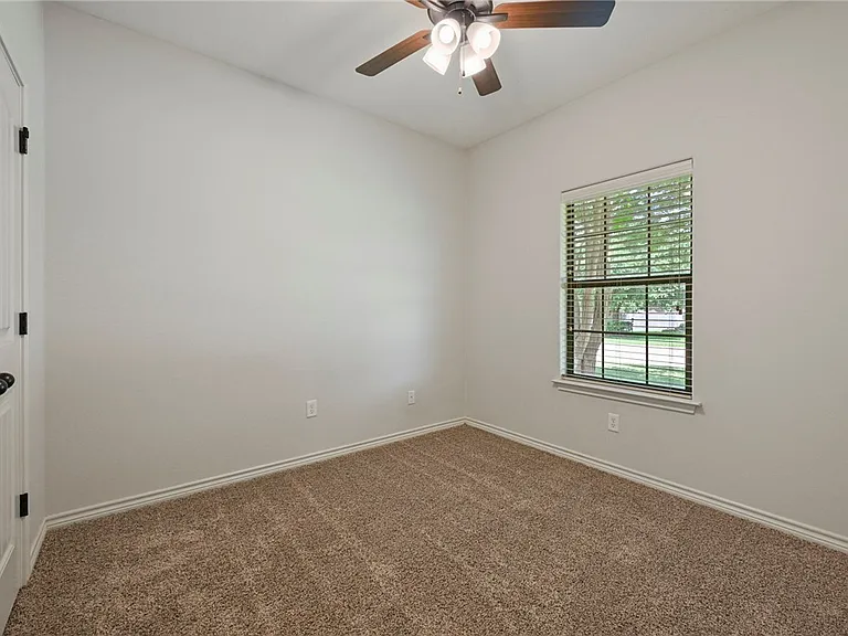 4223 Candace Ct — Photo 12