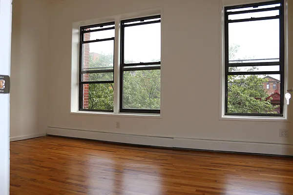 Rented by Compass | media 13