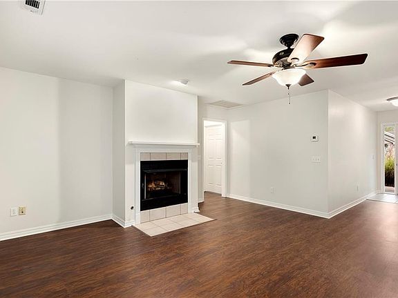 4th image of 1482 E Masonic Dr