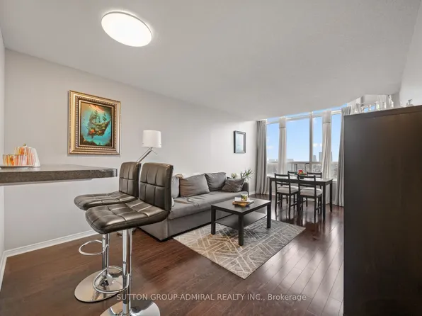 81 Townsgate Dr Unit 1103, Vaughan, ON L4J 8E6