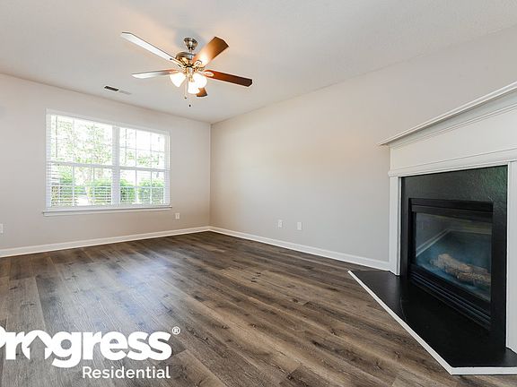 5th image of 402 Kara Ln