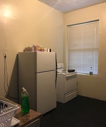 5th image of 1654 S Lawndale Ave