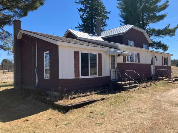 W6932 Alp Ct, Wild Rose, WI 54984