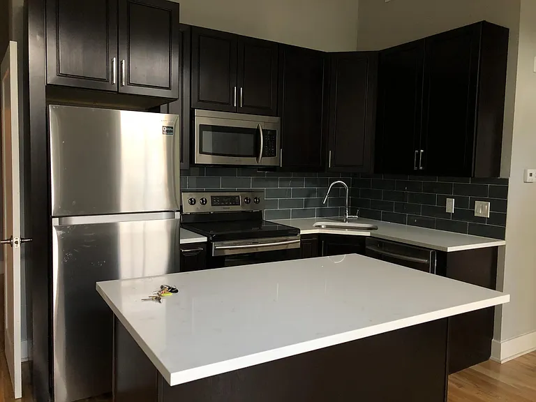 1521-1523 W Girard Ave #201 — Photo 6