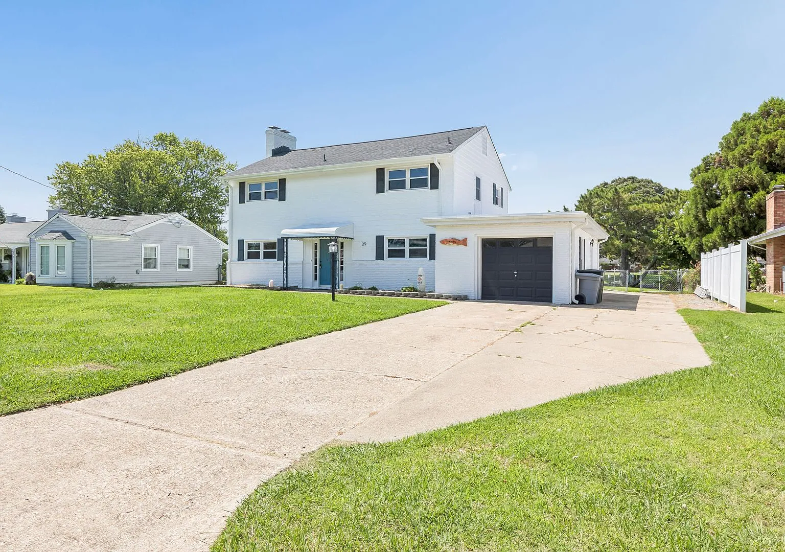 **Waterfront Rental With Deep Water Access In Grandview Shores — Photo 1